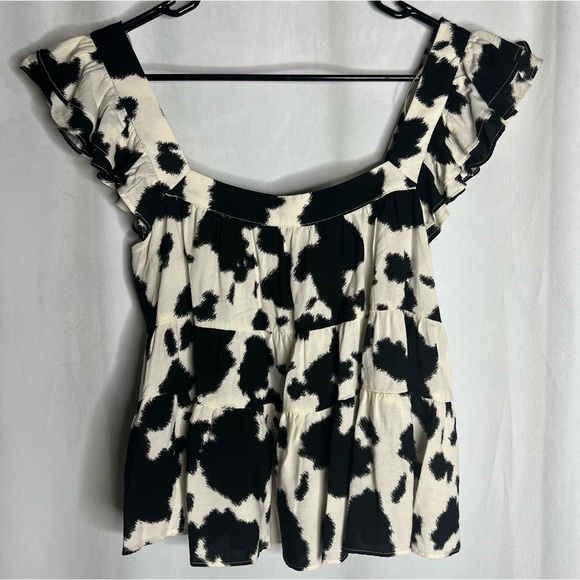 NWT Francesca’s Lilian Cow-print Blouse Size Small Black &White short sleeve Top - Picture 4 of 11